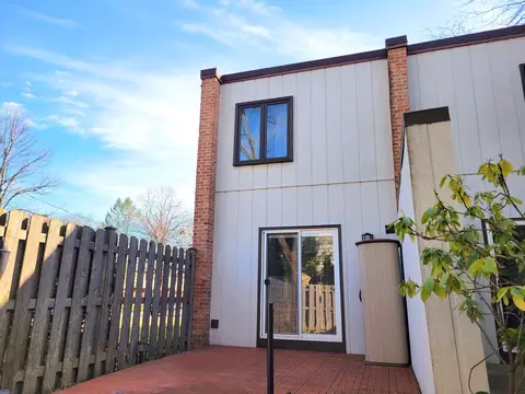 Exterior - 1759 Henley St, Glenview, IL 60025 photo 4 of 4