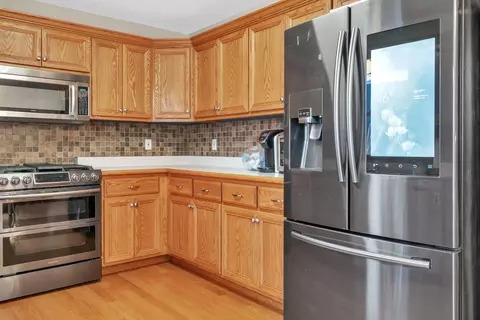 Kitchen - 1954 Kingtree Dr, Morris, IL 60450 photo 3 of 5