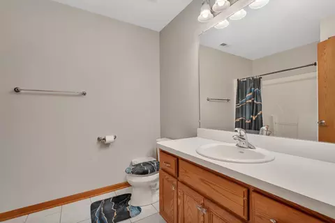 Bath - 1954 Kingtree Dr, Morris, IL 60450 photo 3 of 4