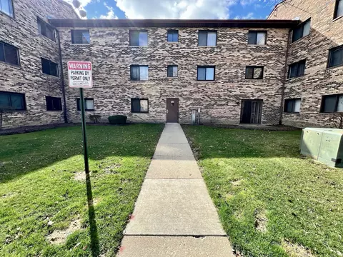 122 Klein Creek Ct #3C, Carol Stream, IL 60188