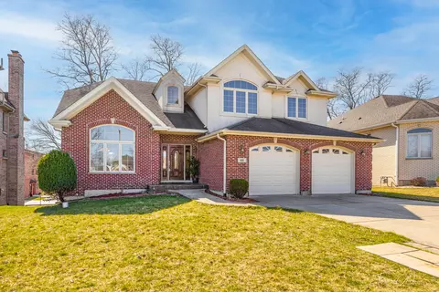 621 Nelson Ln, Westmont, IL 60559