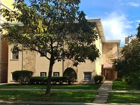 426 N Harvey Ave #2SE, Oak Park, IL 60302