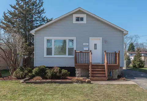 404 N Yale Ave, Villa Park, IL 60181