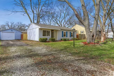 1305 Maplepark Dr, Champaign, IL 61821