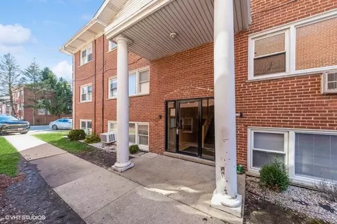 10146 Hartford Ct #1B, Schiller Park, IL 60176