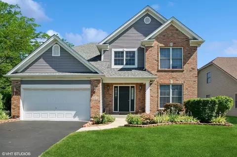 401 Sharon Ln, North Aurora, IL 60542