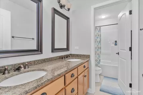 Bath - 1351 Dodson Ave, Elburn, IL 60119 photo 4 of 5