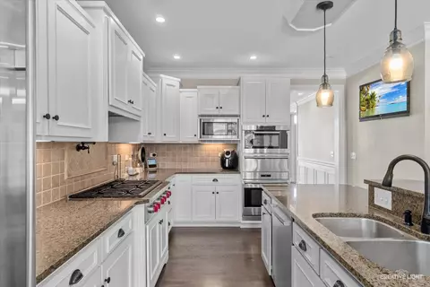 Kitchen - 1351 Dodson Ave, Elburn, IL 60119 photo 3 of 4
