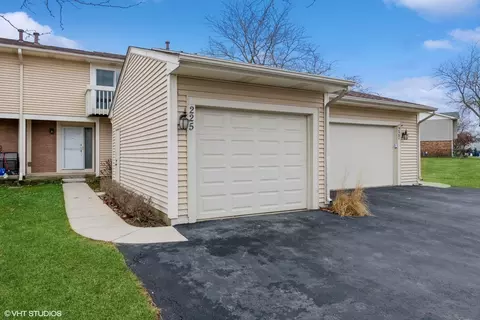 225 Colony Ct, Vernon Hills, IL 60061