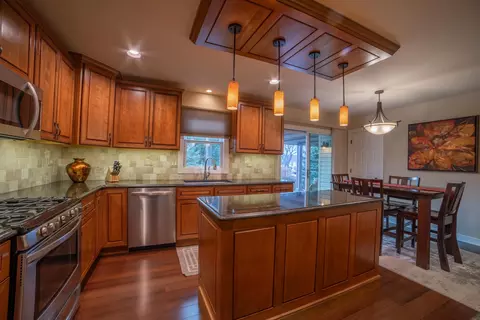 Kitchen - 607 Chatham Cir, Algonquin, IL 60102 photo 3 of 3