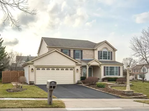 Exterior - 607 Chatham Cir, Algonquin, IL 60102 photo 2 of 6
