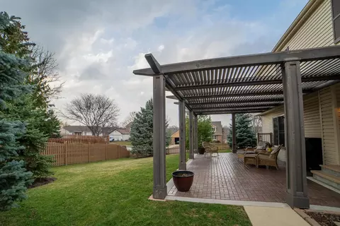 Exterior - 607 Chatham Cir, Algonquin, IL 60102 photo 5 of 6