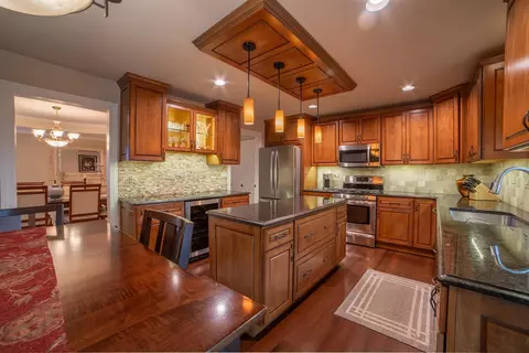 Kitchen - 607 Chatham Cir, Algonquin, IL 60102 photo 1 of 3
