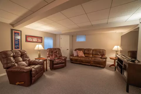Living - 607 Chatham Cir, Algonquin, IL 60102 photo 5 of 5