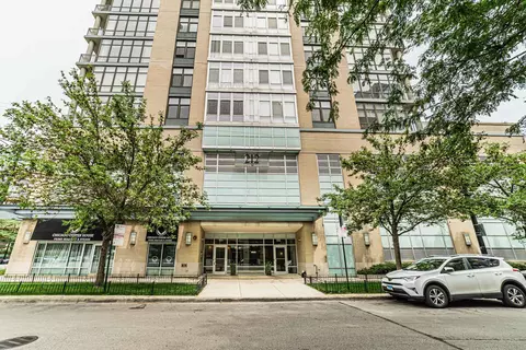 212 E Cullerton St #407, Chicago, IL 60616