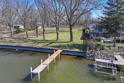313 S Emerald Dr, Mchenry, IL 60050 photo 11