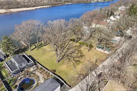 313 S Emerald Dr, Mchenry, IL 60050 photo 12