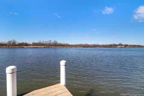 313 S Emerald Dr, Mchenry, IL 60050 photo 5