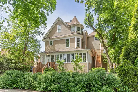 431 S Harvey Ave #B, Oak Park, IL 60302