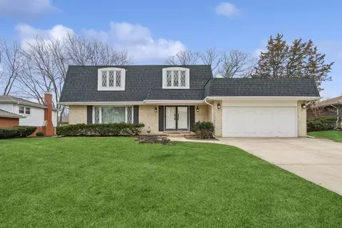 18 W337 Claremont Dr, Darien, IL 60561