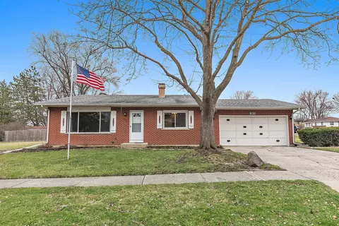 185 Trenton Ave, South Elgin, IL 60177