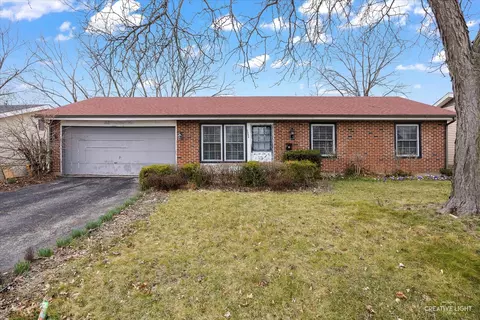 6954 Chestnut St, Hanover Park, IL 60133