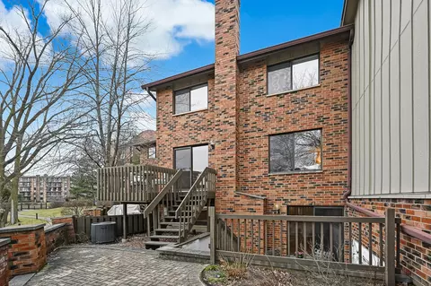 Exterior - 27 Windward Cir, Willowbrook, IL 60527 photo 4 of 6