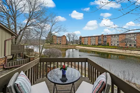 Exterior - 27 Windward Cir, Willowbrook, IL 60527 photo 6 of 6