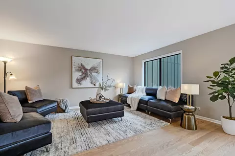 Living - 27 Windward Cir, Willowbrook, IL 60527 photo 1 of 3