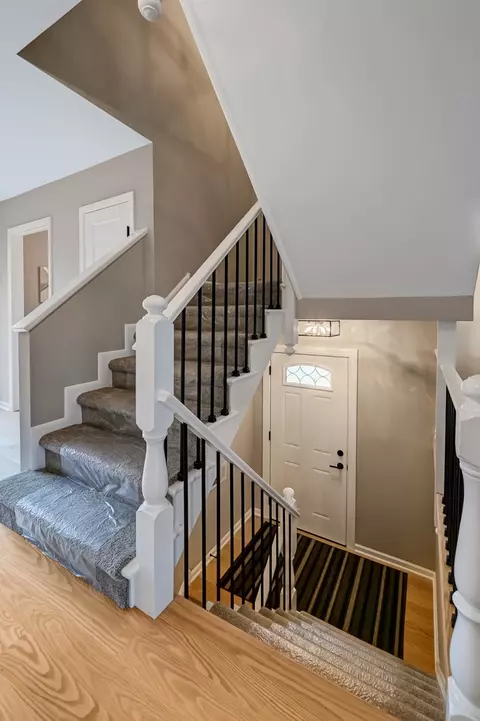 Entry Way - 27 Windward Cir, Willowbrook, IL 60527 photo 1 of 1