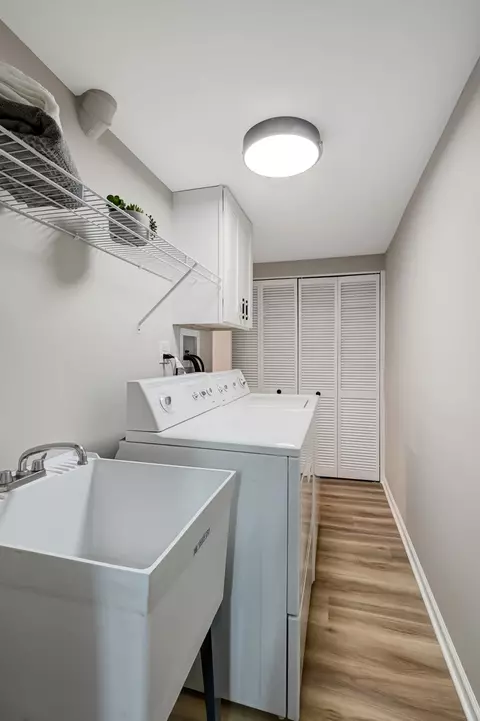 Other - 27 Windward Cir, Willowbrook, IL 60527 photo 4 of 5