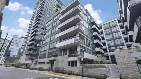 660 W Wayman St #204B, Chicago, IL 60661