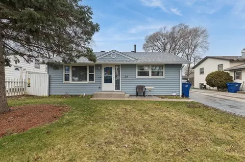 22 N Pioneer Rd, Waukegan, IL 60085