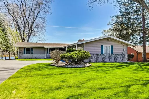 22689 W Silver Lake Ave, Antioch, IL 60002