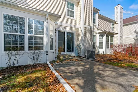 4661 Burnham Dr, Hoffman Estates, IL 60192 photo 22