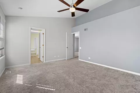 4661 Burnham Dr, Hoffman Estates, IL 60192 photo 14