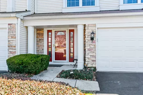 4661 Burnham Dr, Hoffman Estates, IL 60192 photo 2