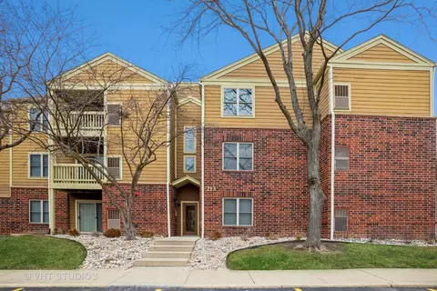 213 Glengarry Dr #311, Bloomingdale, IL 60108