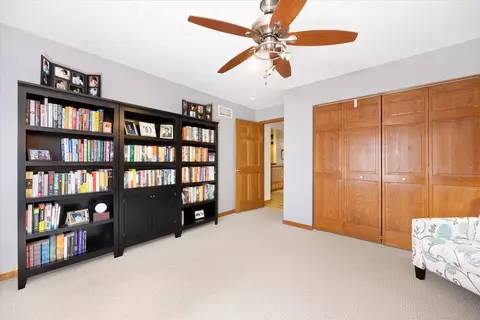 231 Springside Dr, Elgin, IL 60124 photo 26