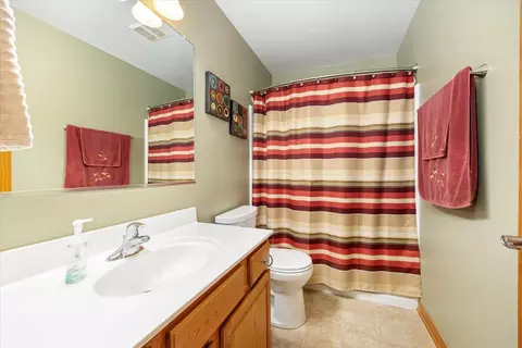 231 Springside Dr, Elgin, IL 60124 photo 24