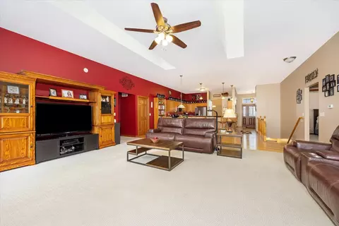 231 Springside Dr, Elgin, IL 60124 photo 12