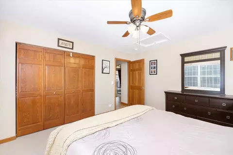 231 Springside Dr, Elgin, IL 60124 photo 23