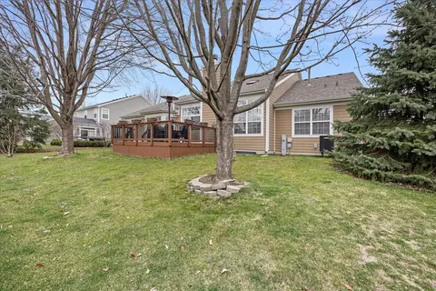 231 Springside Dr, Elgin, IL 60124 photo 31