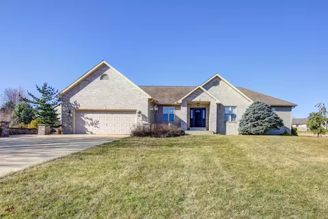 4009 Hillcrest Ln, Sterling, IL 61081
