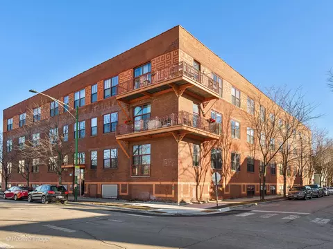 1061 W 16th St #406, Chicago, IL 60608