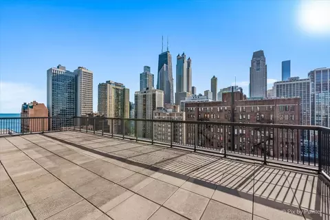 View/Area - 30 Elm St #3D, Chicago, IL 60611 photo 1 of 2