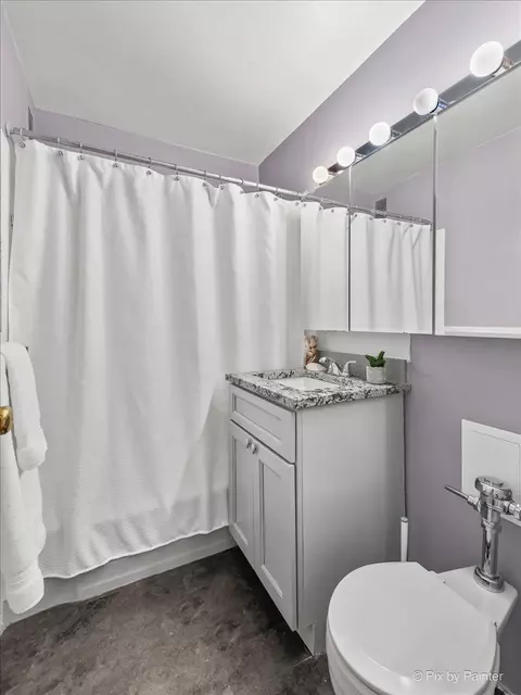 Bath - 30 Elm St #3D, Chicago, IL 60611 photo 1 of 1