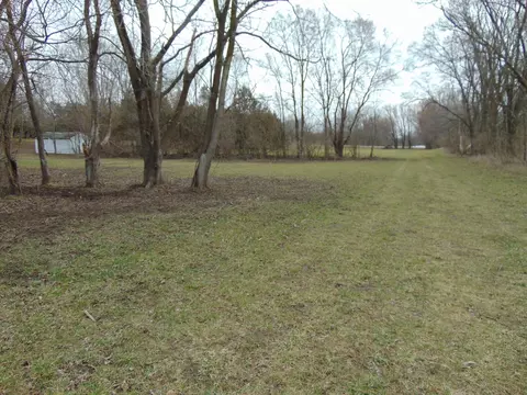 611 Ogee Rd, Earlville, IL 60518