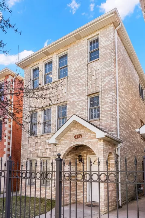 425 W 38th St #3, Chicago, IL 60609