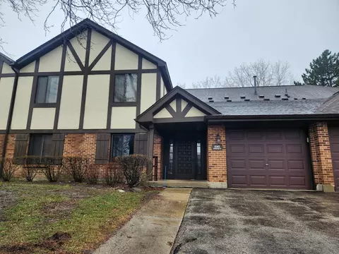1085 Creekside Ct #1B, Wheeling, IL 60090